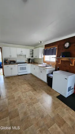 $179,900 | 1632 Rt 28, North Creek, NY 12853