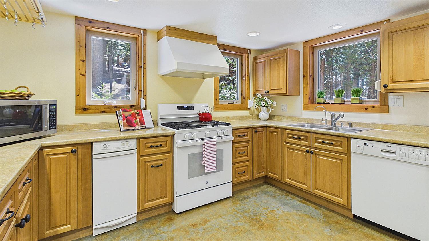 1404 Karock Road Dorrington, CA 95223 - Photo 11 of 45 Gallery Image 11