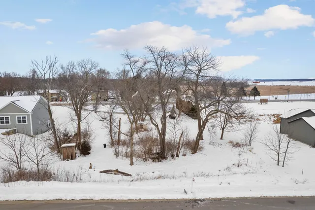 $40,000 | 303 Teri Lee Lane, Orfordville, WI 53576