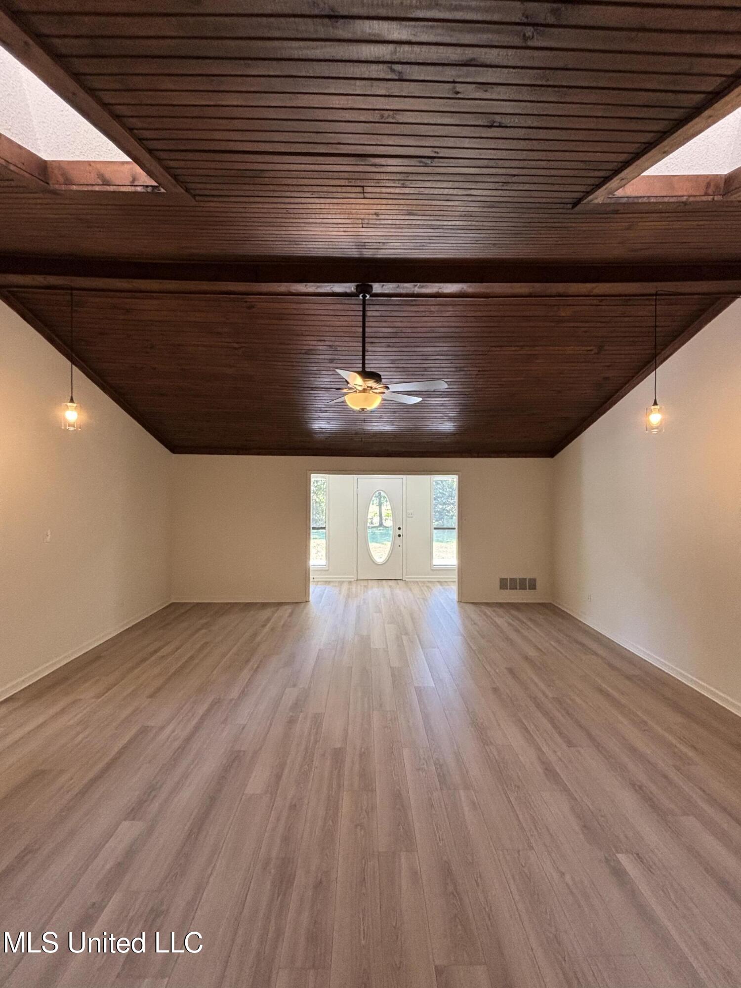 12083 Highway 4 Senatobia, MS 38668 - Photo 11 of 31 Photo Oct 02 2025, 12 05 16 PM