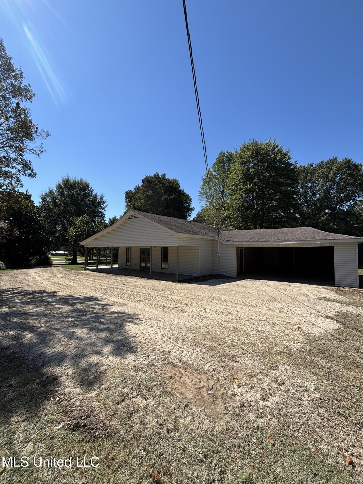 12083 Highway 4 Senatobia, MS 38668 - Photo 5 of 31 Photo Oct 02 2025, 12 30 39 PM