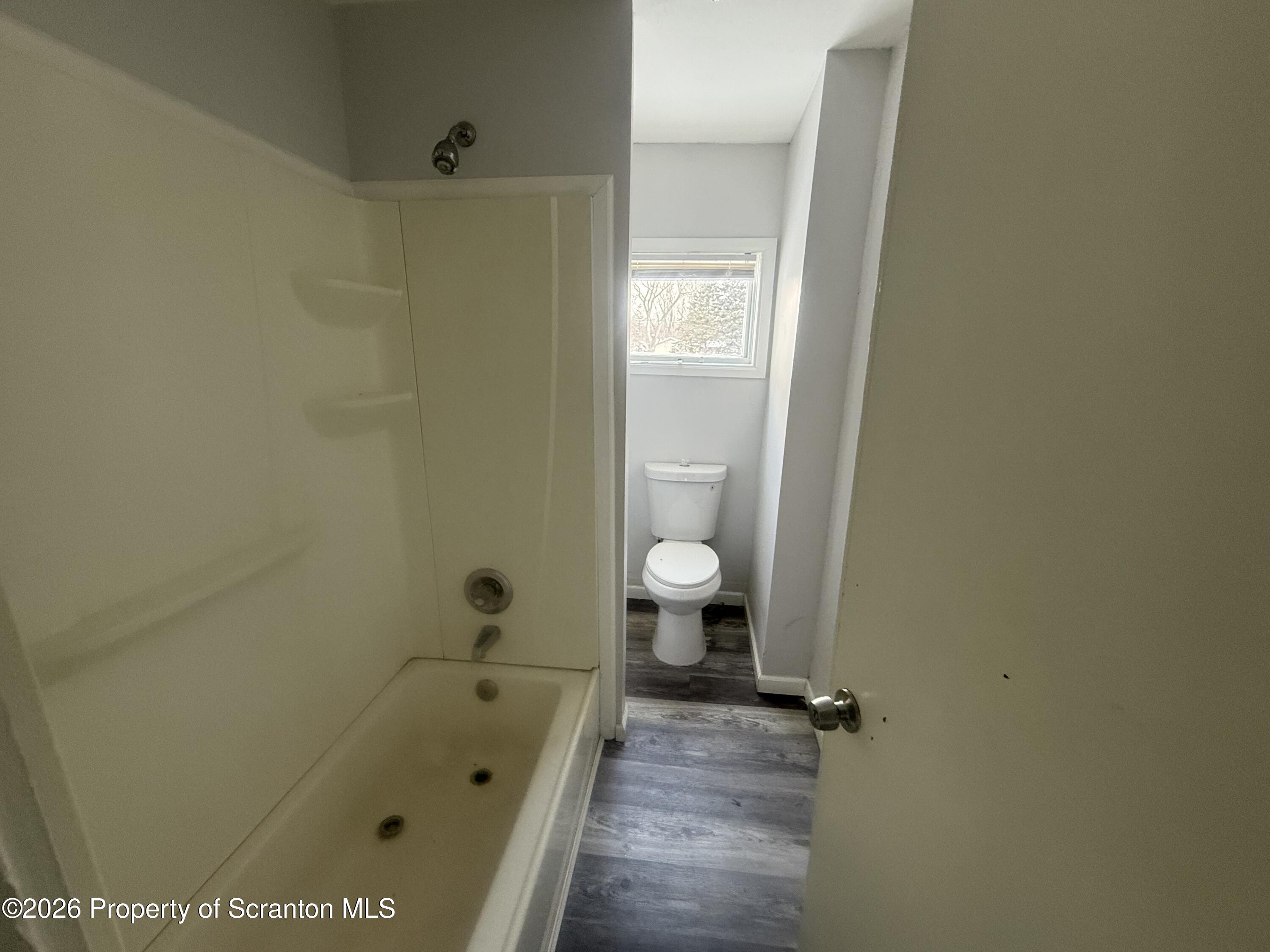 2032 Washburn Street Scranton, PA 18504 - Photo 4 of 7 Full Bathroom