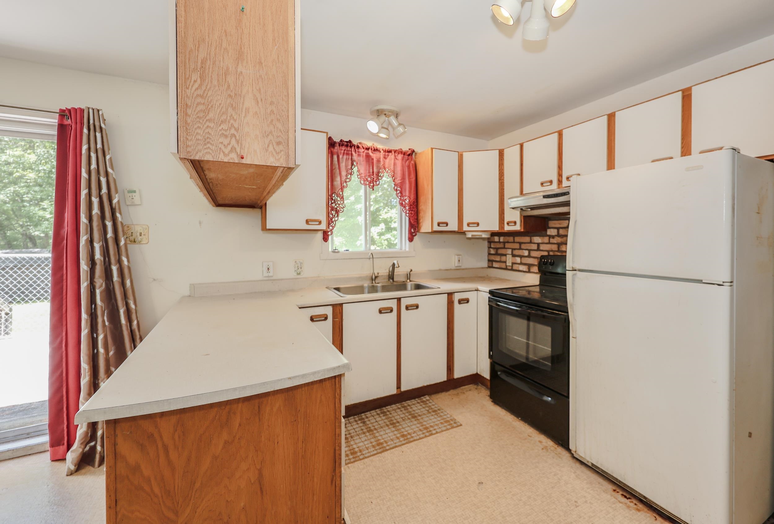 60 Farmer Road Hooksett, NH 03106 - Photo 11 of 16