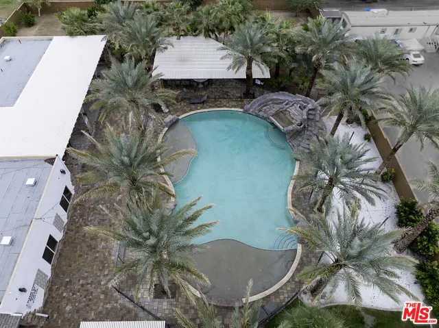 a picture of a table and chairs in patio