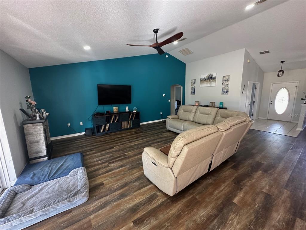 3090 Southwest Timberlake Road Dunnellon, FL 34431 - Photo 2 of 29