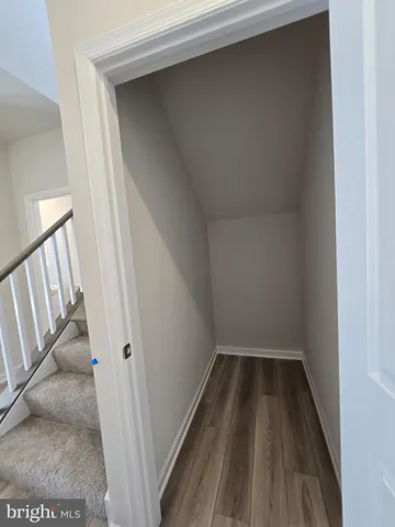 a view of empty room with window