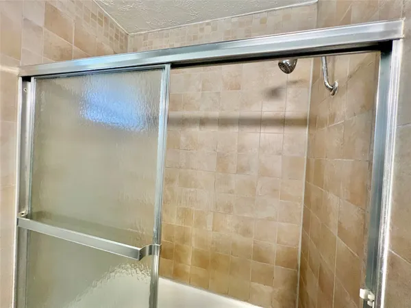 $1,825 | 303 Brigadoon Lane, Friendswood, TX 77546