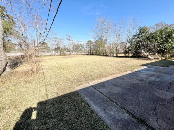 $1,825 | 303 Brigadoon Lane, Friendswood, TX 77546