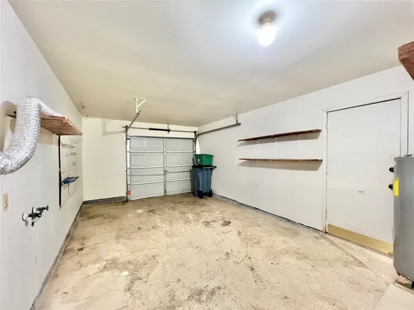 $1,825 | 303 Brigadoon Lane, Friendswood, TX 77546