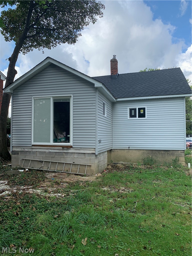 1439 Lander Road Cleveland, OH 44124 - Photo 3 of 20