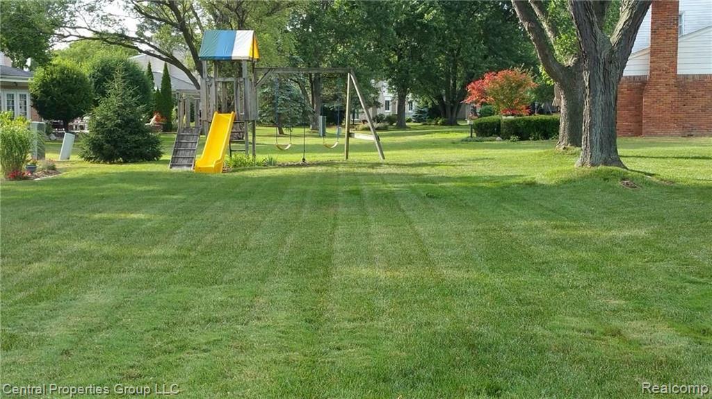 25263 Branchaster Road Farmington Hills, MI 48336 - Photo 27 of 30