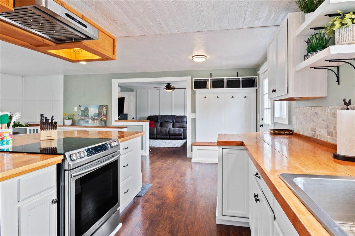 22835 Rodeo Court Bend, OR 97701 - Photo 7 of 51 12-22835 Rodeo Ct-12