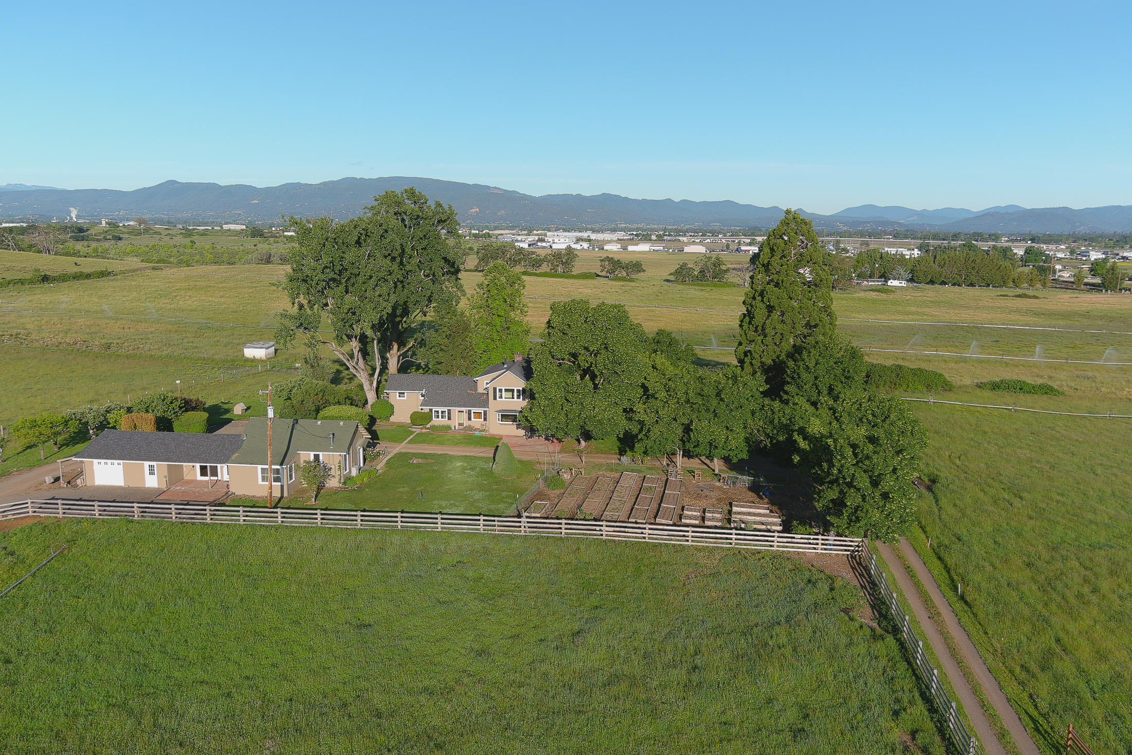 2176 East Vilas Road Central Point, OR 97502 - Photo 40 of 40 MAX_0025