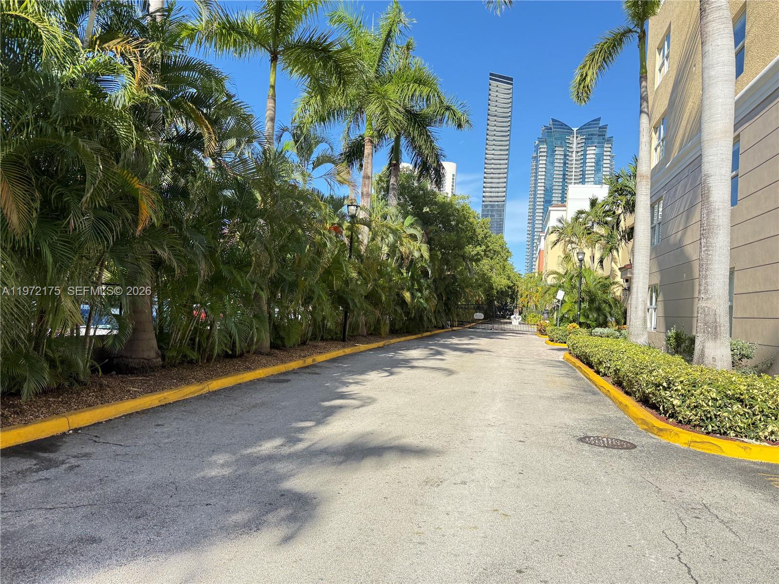 17145 North Bay Road, Unit 4613 Sunny Isles Beach, FL 33160 - Photo 27 of 32