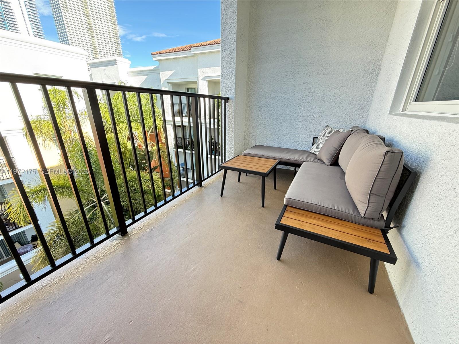 17145 North Bay Road, Unit 4613 Sunny Isles Beach, FL 33160 - Photo 6 of 32