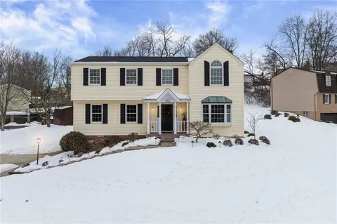 $500,000 | 4935 Field Acres Drive, Gibsonia, PA 15044