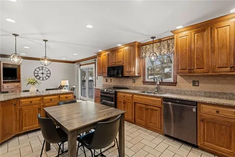 $500,000 | 4935 Field Acres Drive, Gibsonia, PA 15044