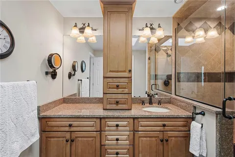 $500,000 | 4935 Field Acres Drive, Gibsonia, PA 15044