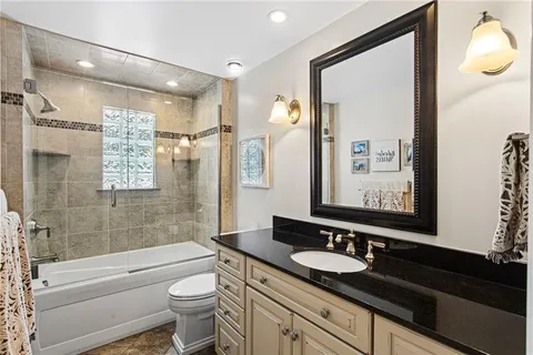 $500,000 | 4935 Field Acres Drive, Gibsonia, PA 15044