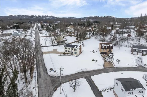 $500,000 | 4935 Field Acres Drive, Gibsonia, PA 15044