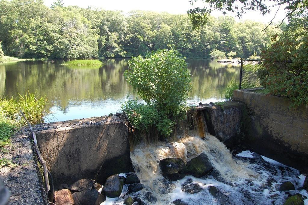 688 Smith Neck Road Dartmouth, MA 02748 - Photo 36 of 38