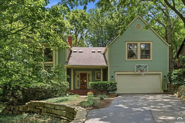 $520,000 | 3301 Riverview Road, Lawrence, KS 66049