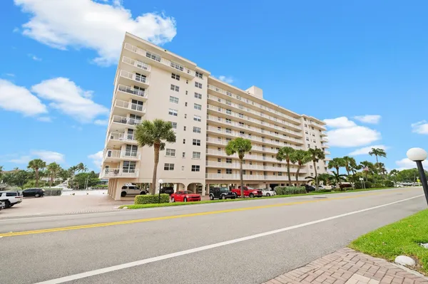 $2,850 | 1050 Hillsboro Mile, Unit 203W, Hillsboro Beach, FL 33064