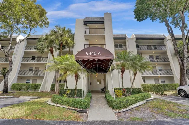 $190,000 | 9440 Poinciana Place, Unit 109, Davie, FL 33324