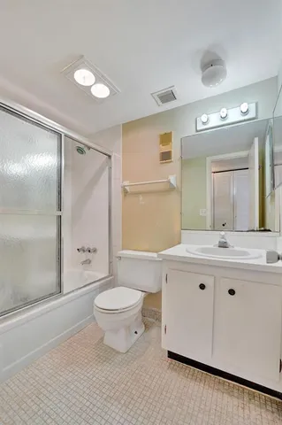 $190,000 | 9440 Poinciana Place, Unit 109, Davie, FL 33324