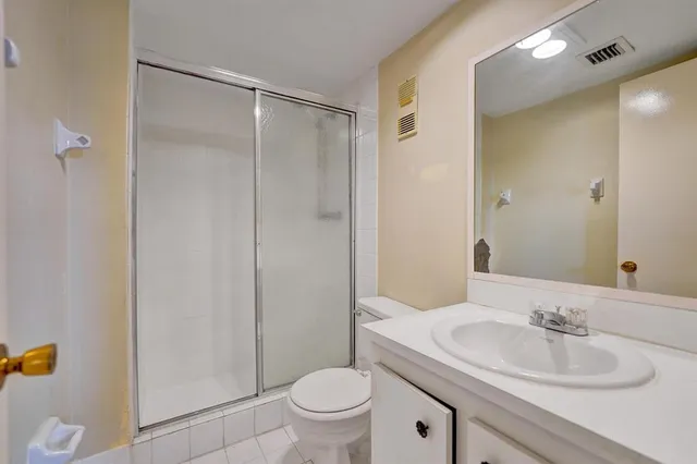 $190,000 | 9440 Poinciana Place, Unit 109, Davie, FL 33324