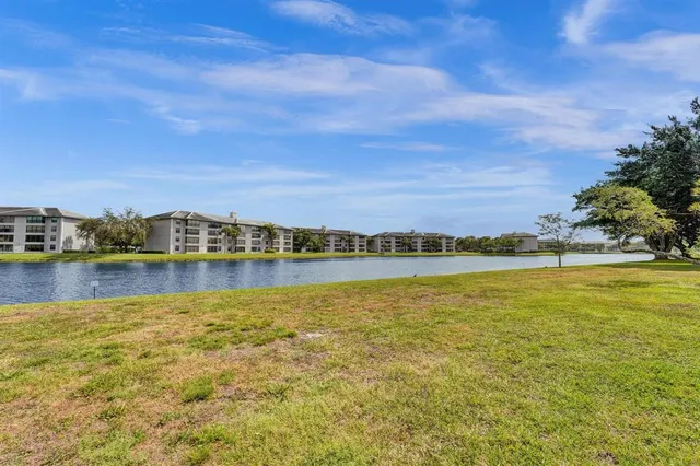 $190,000 | 9440 Poinciana Place, Unit 109, Davie, FL 33324