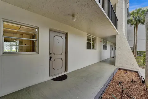 $190,000 | 9440 Poinciana Place, Unit 109, Davie, FL 33324