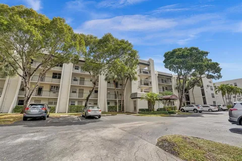 $190,000 | 9440 Poinciana Place, Unit 109, Davie, FL 33324
