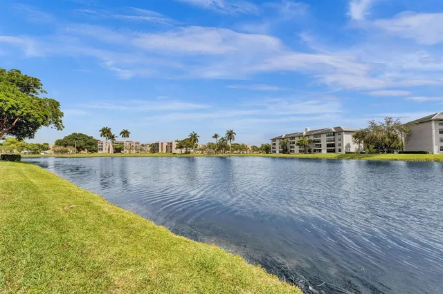 $190,000 | 9440 Poinciana Place, Unit 109, Davie, FL 33324