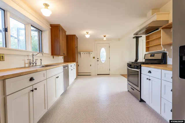 $550,000 | 108 Canyon Street, Lander, WY 82520