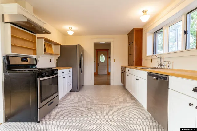 $550,000 | 108 Canyon Street, Lander, WY 82520