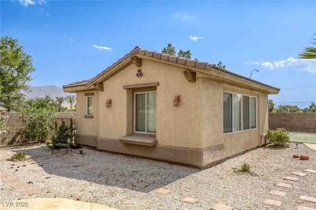 $1,389,900 | 7516 Via Fiorentino Street, Las Vegas, NV 89131