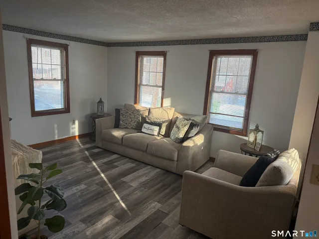 $294,900 | 9 Brown Avenue, Windsor, CT 06095