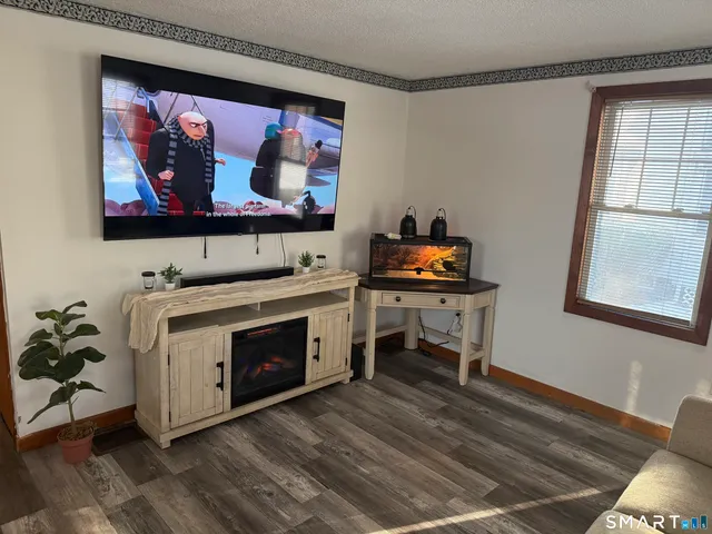 $294,900 | 9 Brown Avenue, Windsor, CT 06095