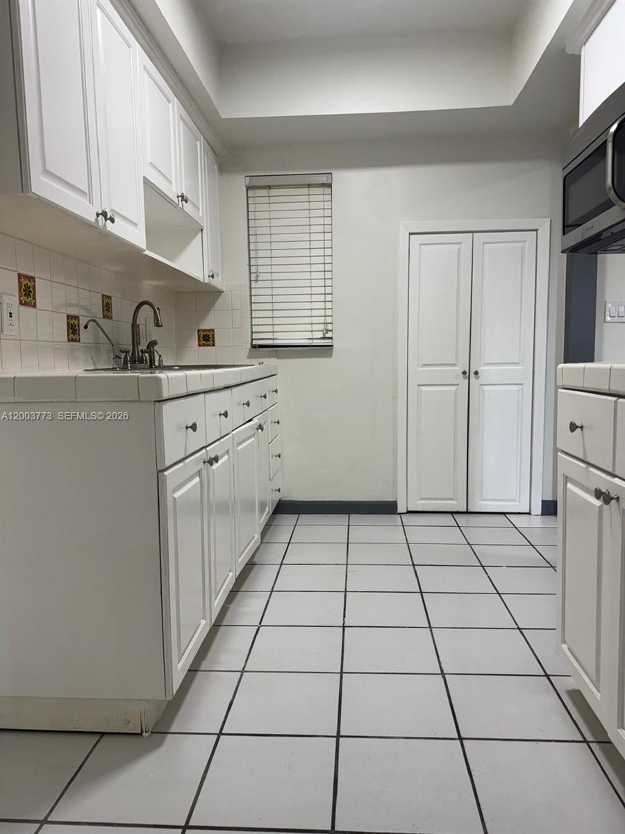 5260 Southwest 2nd Street Miami, FL 33134 - Photo 12 of 26