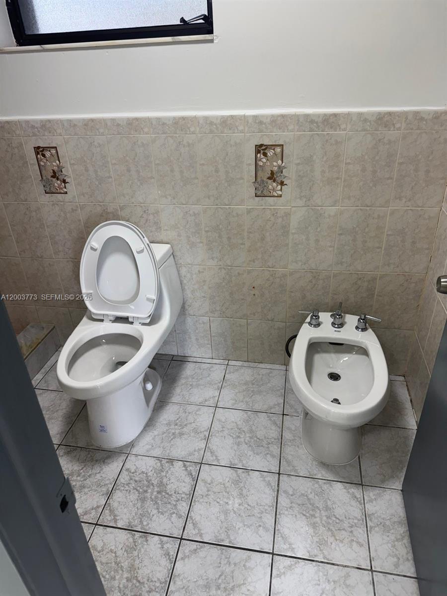 5260 Southwest 2nd Street Miami, FL 33134 - Photo 13 of 26