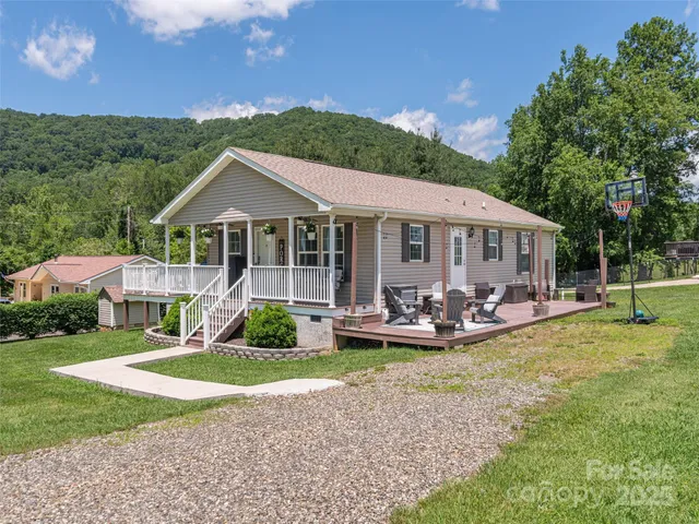 $308,000 | 16 Sams Branch Road, Candler, NC 28715