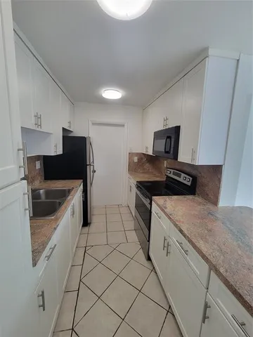 $3,000 | 8852 Southwest 95th Avenue, Miami, FL 33176