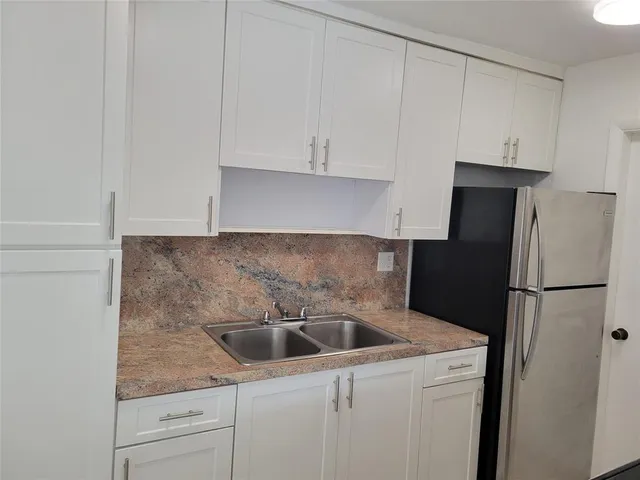 $3,000 | 8852 Southwest 95th Avenue, Miami, FL 33176