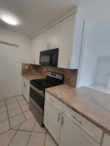 $3,000 | 8852 Southwest 95th Avenue, Miami, FL 33176