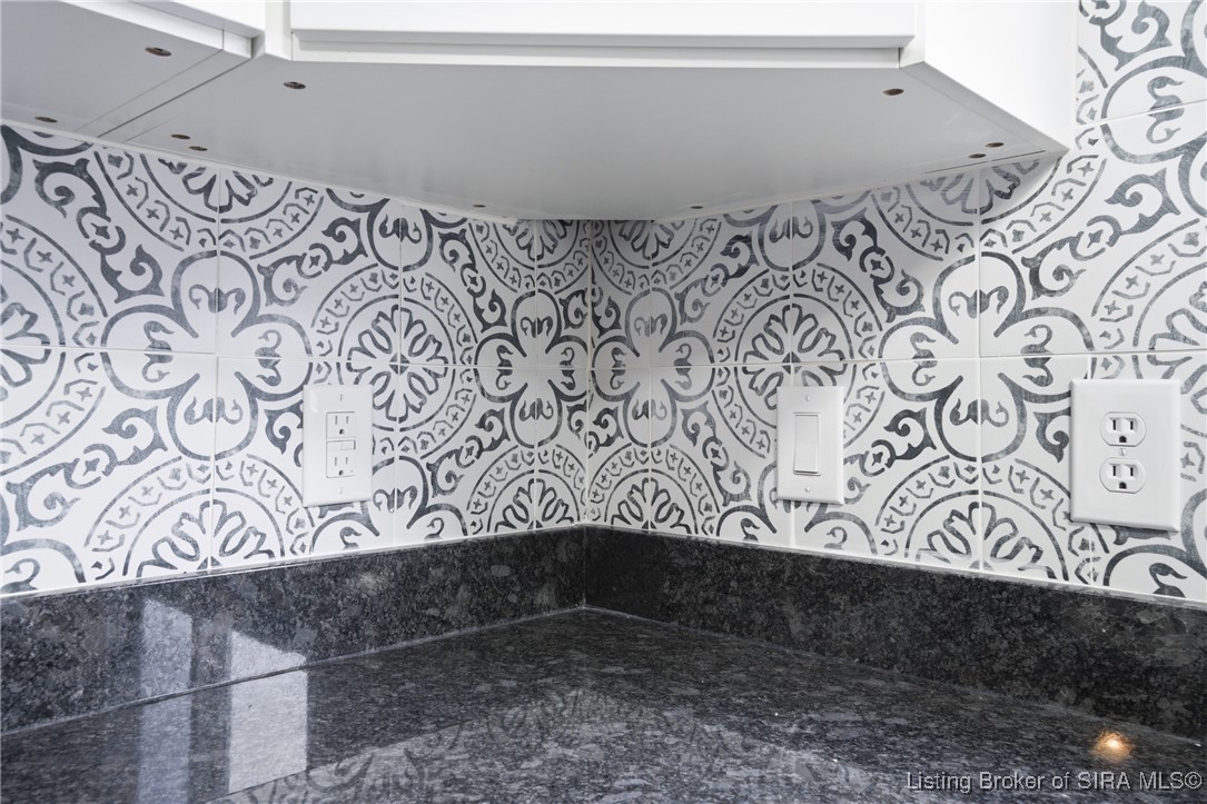 285 Main Street Charlestown, IN 47111 - Photo 16 of 41