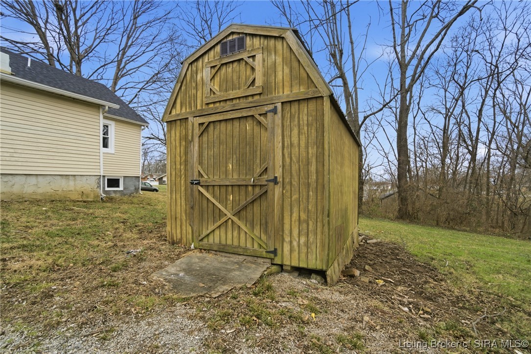 285 Main Street Charlestown, IN 47111 - Photo 2 of 41