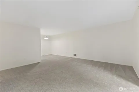 $359,000 | 11006 Northeast 68th Street, Unit 819, Kirkland, WA 98033