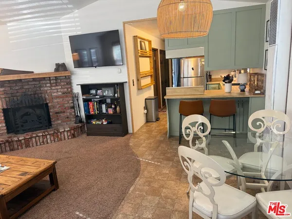 $1,995 | 42810 Willow Avenue, Big Bear Lake, CA 92315