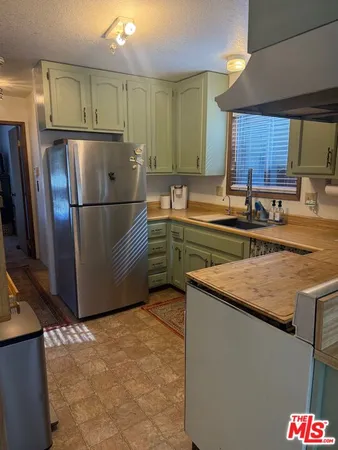 $1,995 | 42810 Willow Avenue, Big Bear Lake, CA 92315